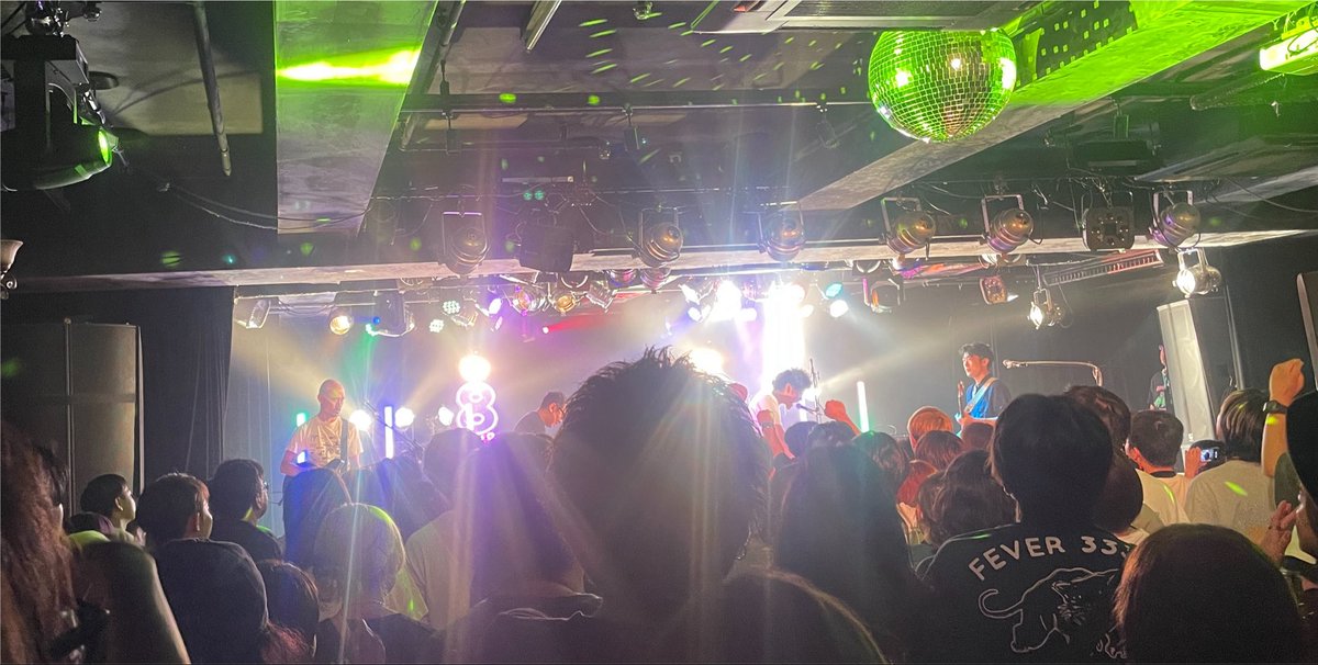 o__t__rainbow's tweet photo. 8ottoは初見だったけど楽しすぎて途中で右足がつってそのあと両膝が死ぬくらい飛んでいた。音楽の前では老若男女皆平等だと感じるような良いライブだった。 https://t.co/XxTMkOQpJt