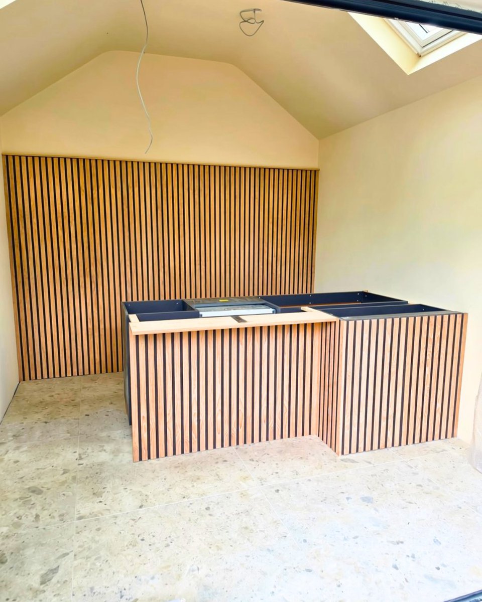 Interior360L's tweet photo. Installation in progress.

From bespoke cabinetry to feature wall panelling, this project is beginning to take shape as the design vision becomes reality.

#InstallationInProgress #Interior360 #BespokeJoinery https://t.co/54eAqnXoV3