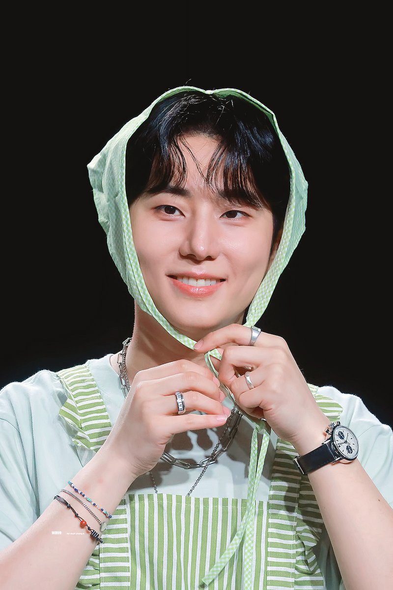 waveto_6's tweet photo. 260809 🍏💚 #DAY6 #데이식스 #YOUNGK #영케이 https://t.co/lsgTAvDOdh