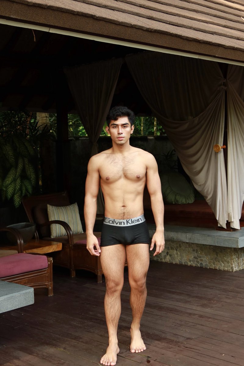 _rionvillaluz's tweet photo. New boy in a new city https://t.co/liIdh7aNLB