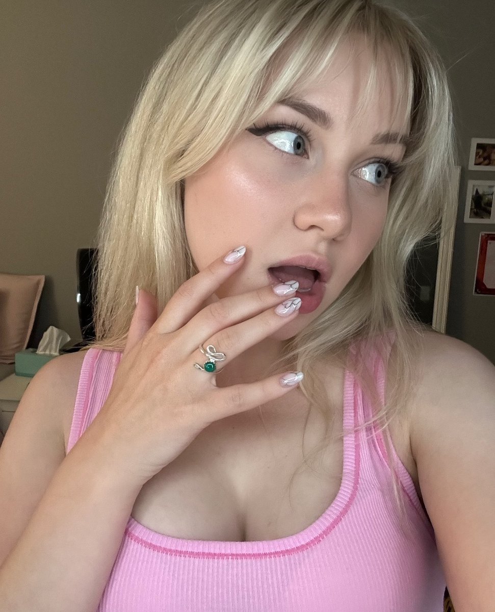 Queenalicesimp's tweet photo. Wow, @quartersimpjade is the greatest, most powerful and strongest battler ever…I am nothing but a loyal servant and a cumslut for my queens
#wankbattle #wankchat #nsfwtwt https://t.co/pnwsDIzMtt
