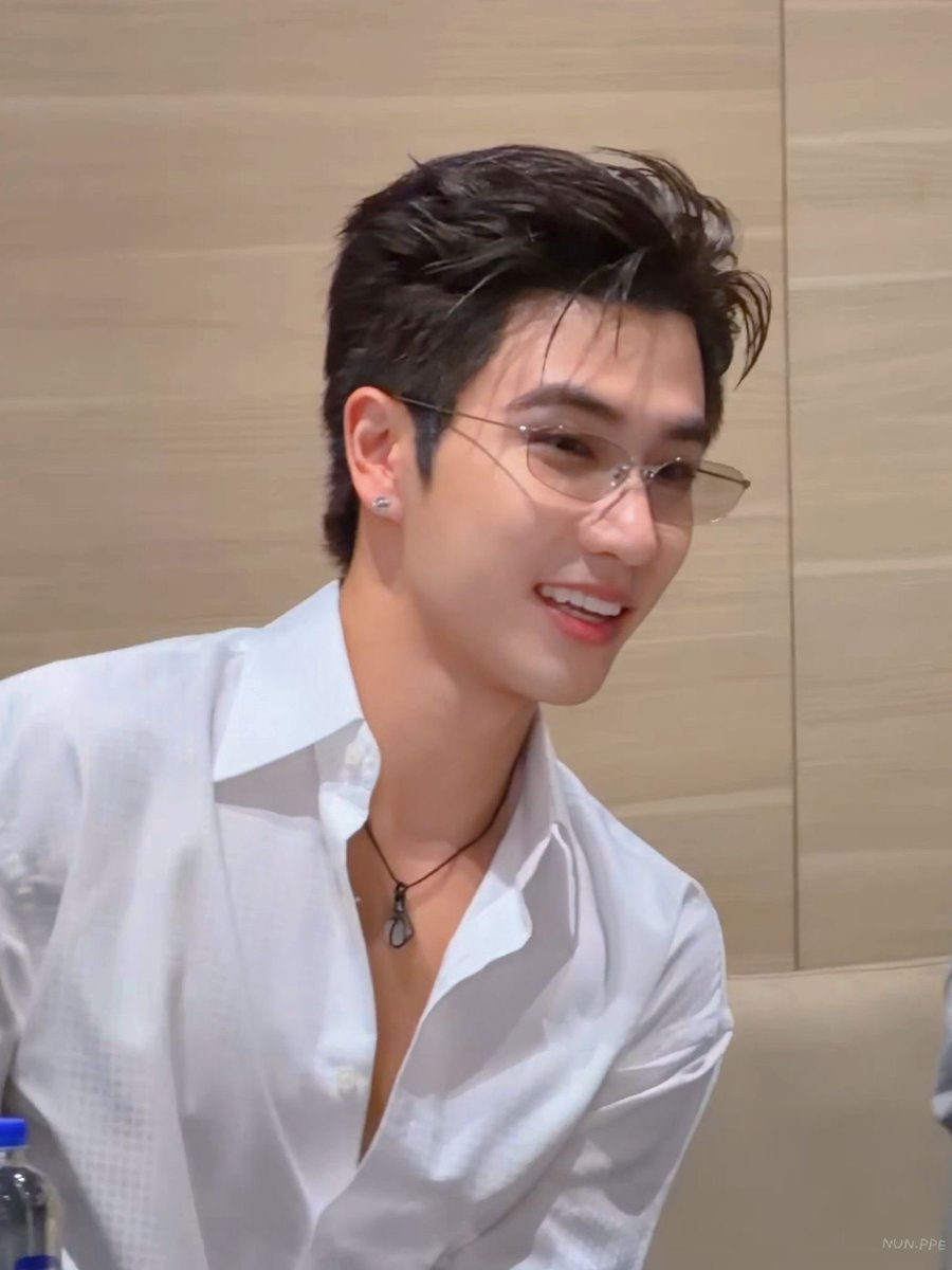 uuuunnnnn_'s tweet photo. เลี้ยงออนไลน์มาอย่างดี หล่ออย่างงี้ * https://t.co/IntRrXtWBG