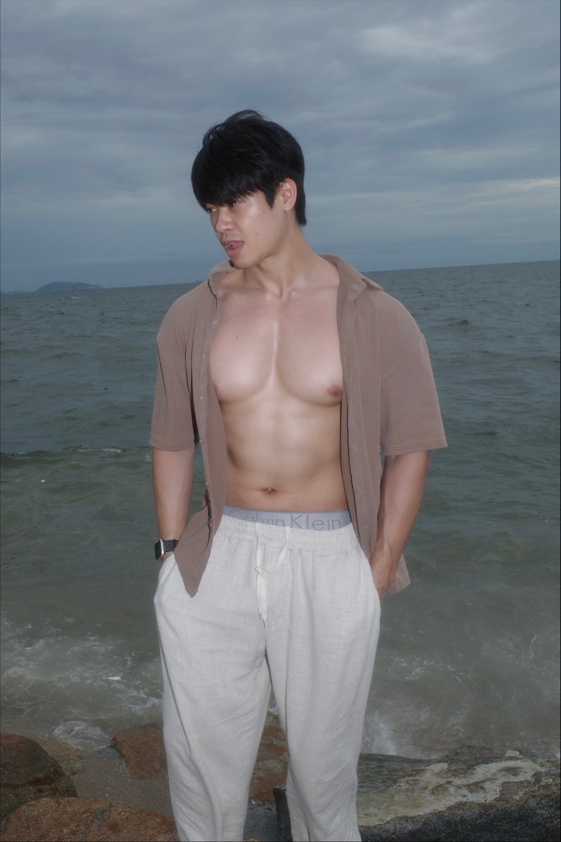 yourgoodboytj's tweet photo. มากับฝน https://t.co/ogUef4G3ov