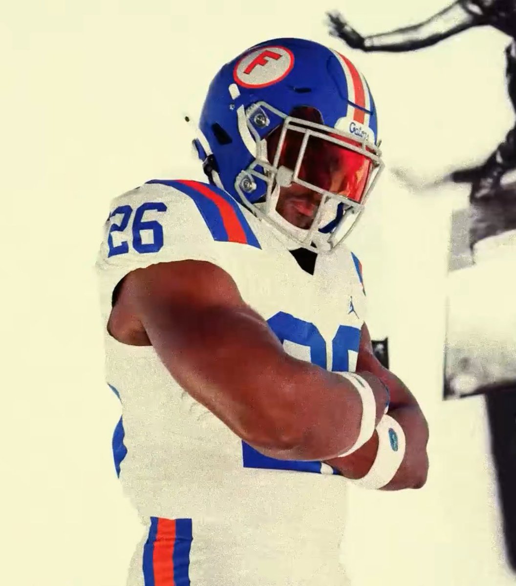 CFBKings's tweet photo. Florida will wear throwback uniforms this fall commemorating Steve Spurrier’s 1966 Heisman season 🐊👀 https://t.co/zu2uC2zVQ3