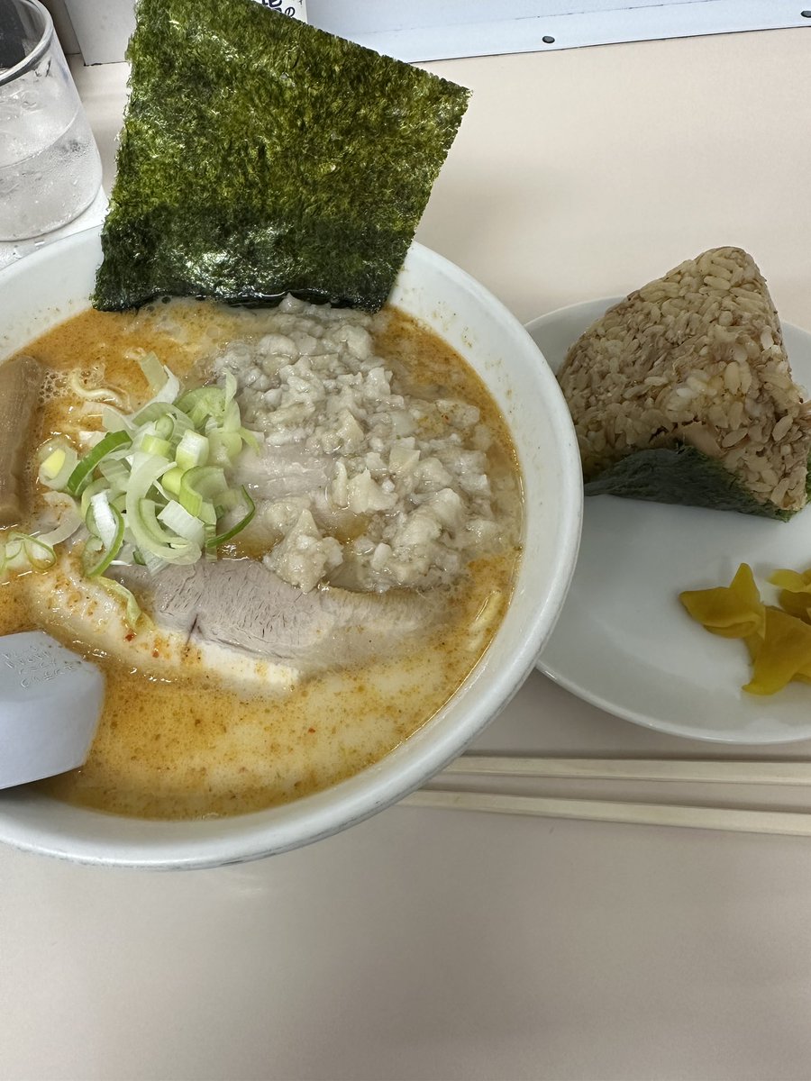 awsao569's tweet photo. またこんな時間に食べてしまう...

食欲は抗えない https://t.co/LSqn3M8wNP