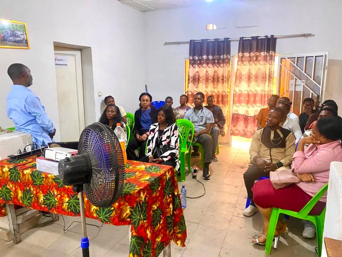 AimKazika's tweet photo. Retour en images de la formation sur le #Développement_personnel.
👇Ici le feedback de l'un des jeunes: "Bonsoir coach...Je tenais à vs remercier pour aujourd’hui, franchement,  c’était un beau moment qui m’a personnellement permis de se révolter contre mes anciennes habitudes". https://t.co/B0WvUlMWmQ