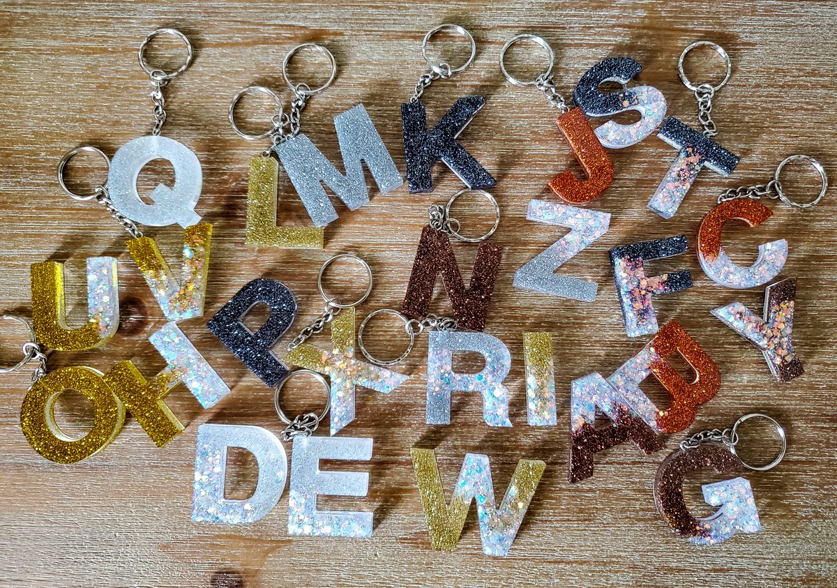 MinimalAbstrac1's tweet photo. Metallic Glitter Initial Resin Keychains ✨️💫💎🩶
https://t.co/56fpyEsN8L
#etsyfinds #handmadehour #uniquegifts #giftsforfriend #womaninbizhour #CraftBizParty #personalizedgifts #Accessories #Metallic #Golden #Sparkle #Stylish #keychains #MondayVibes #MondayMood https://t.co/M56HNhmNxx