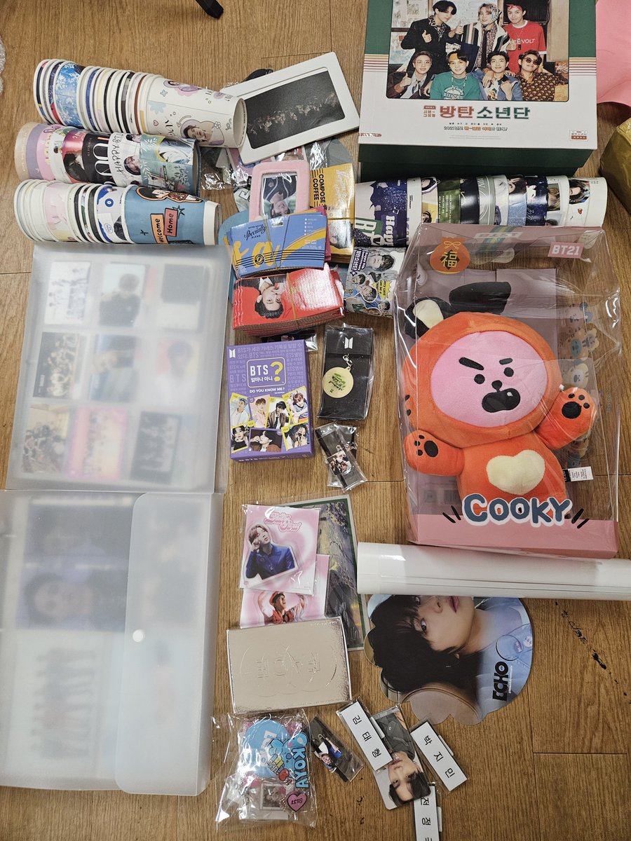 jichuuusellss's tweet photo. WTS 
URGENT

CAN SHIP WW
DM PRICES

방탄 bts 포토카드 양도 jin suga jhope rm jimin v jk yoongi jungkook 버터플라이 드림 전시회 인화사진 butterfly dream 아리랑 arirang 럽셀 화온스 화에필 알엠 남준 석진 윤기 호석 지민 태형 정국 진 슈가 제이홉 뷔 dvd 앨범 album 미니포카 방탄소년단 https://t.co/GvXzkow0lK