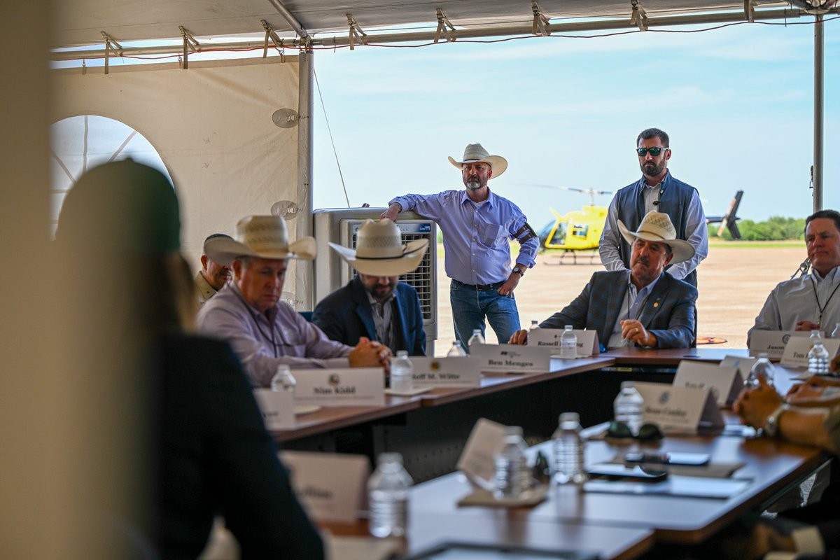 Screwworm_RR's tweet photo. LIVE: @SecRollins is convening federal, state, and local partners to review:  
  
• Current NWS cases  
• Surveillance and sterile fly releases  
• Southern livestock port reopening plans  
• Illicit livestock movements  
• Expanded USDA–DHS coordination  
  
The whole-of-government response continues.