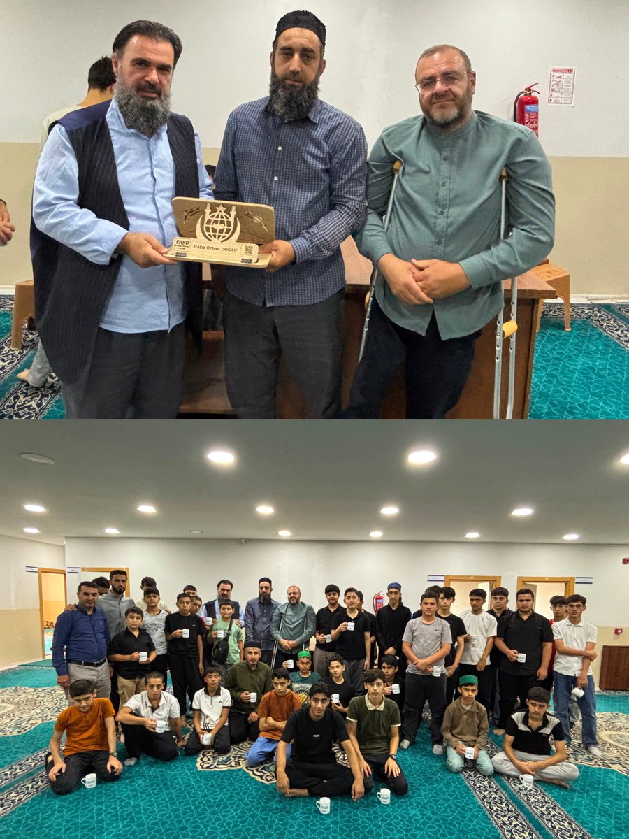 EhadElazig's tweet photo. Kupa ve hediyelerimizle hafız adaylarımızın sevincine ortak olduk!
​EHAD Bölge Bşk. Hfz. Zülfü Üçer ve Elazığ Şube Bşk. Hfz. M.Seyfullah Yıldırım ile Cemil Efendi Külliyesini ziyaret ettik.
​Hfz. Orhan Doğan hocamıza hayırlı olsun der, öğrencilerimize başarılar dileriz. https://t.co/kre6QVGXuO
