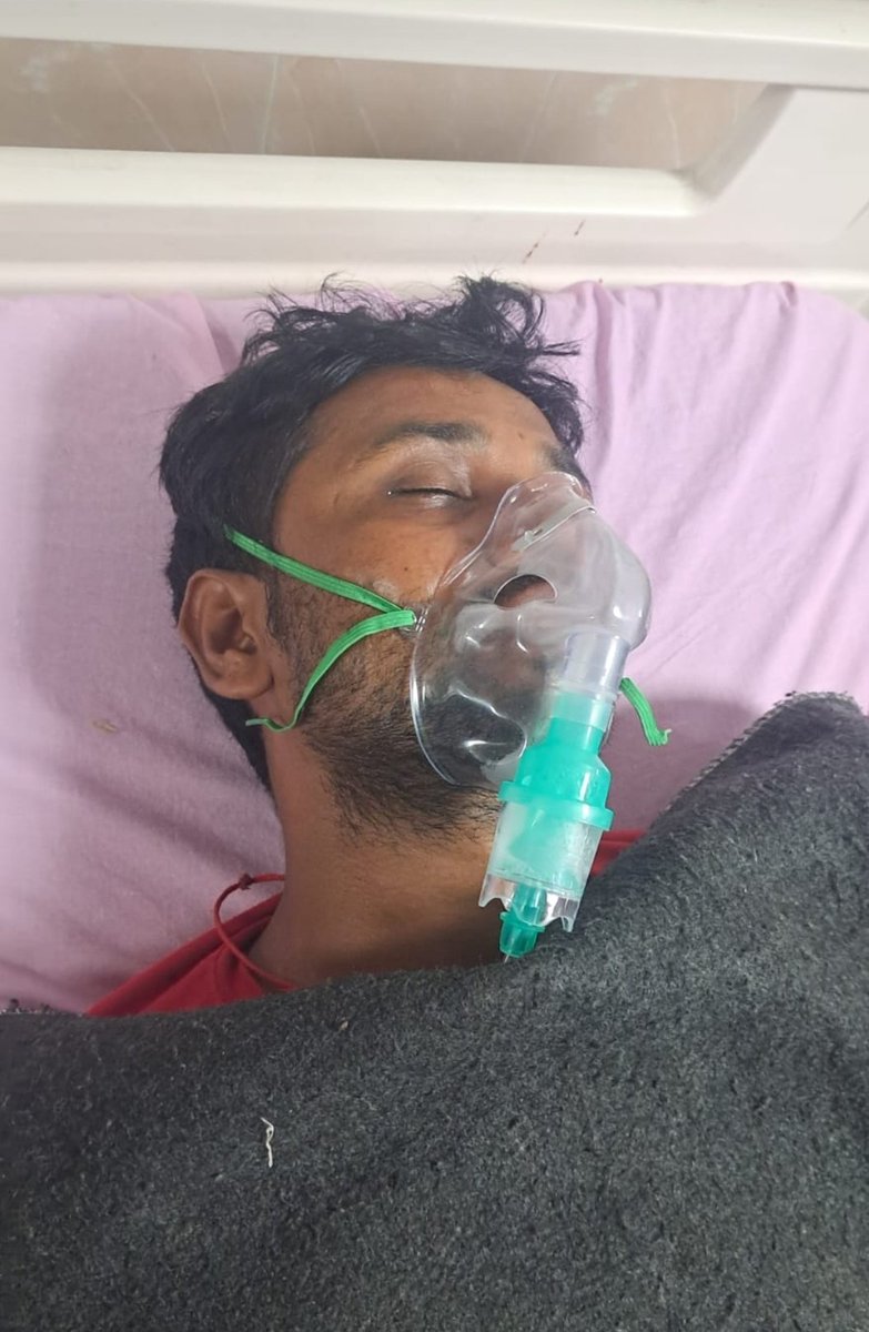 RShivshankar's tweet photo. The photo below is that of a student called Krishna. He has been beaten black and blue and from his hospital bedside his protesting colleague Aarti spoke to CNN NEWS18 describing the brutality of the crackdown by the JMM-CONG government. 

BUT DESPITE PROOF OF ‘FORCE’ ON CAMERA. JHARKHAND CM HEMANT SOREN ‘CLEAN CHITS’ POLICE 

Remember the students in Ranchi have not picked up a stone in anger or hurled vile abuses in frustration. 

The police action on then is unprovoked.