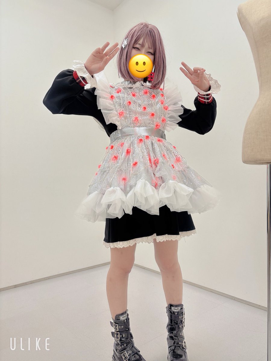 tanaka357_ugo's tweet photo. 憧れの塩川夏子さんの展示会行ってきた！
素敵すぎる…縫製がめちゃくちゃ綺麗で感動した…ガラムの空き箱で服作ってみたい… https://t.co/bt7qke6dQK