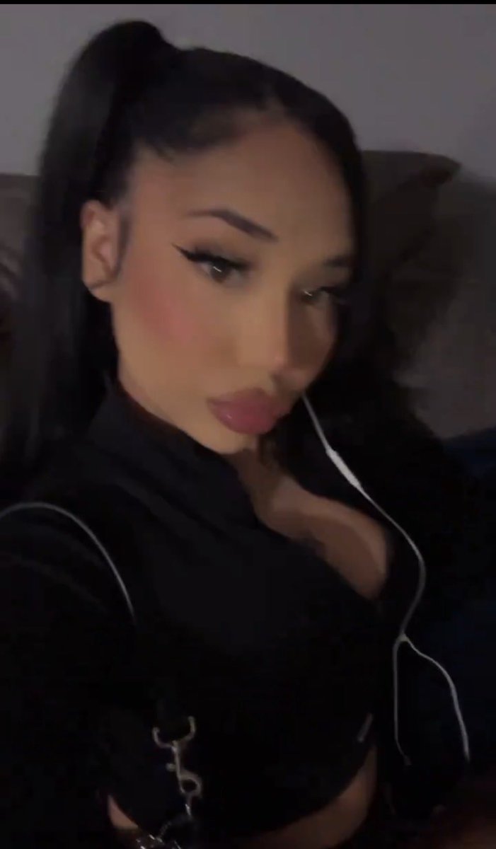 ifuckfams's tweet photo. Am bored 😴 And horny 😒can you just follow my acc then🥺 #buying_content #buyingnudes
#sellingnudes #nudes #sexting #sw #horny #premuims #snap #secretsellers #facetime #session #videocall #dickrate #cuck #onlyfans #sellingcontent #onlyfans #onlyfans_girl #onlyfansbabe #porn #ass #asshole #blowjob #blackdick #blackdickslut #booty #Competition #ContentCreator #deepthroat #cum #Influencer #porno #pov #video #sex #sexy #tits #tities #booty
