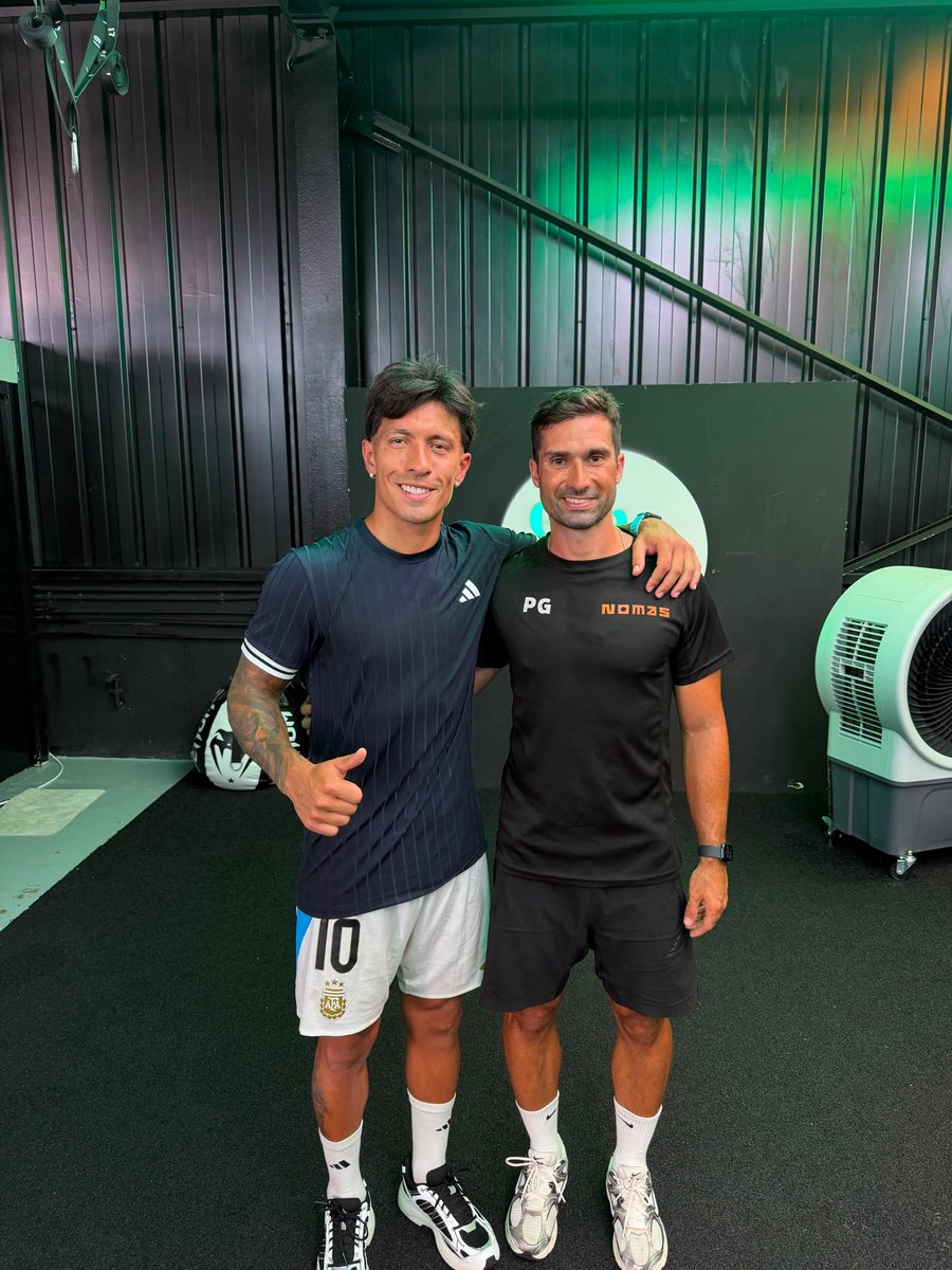 Scalonados's tweet photo. Licha Martinez entrenando en Ibiza con un short Messi y ropa de la Selección https://t.co/8USWqAq93S