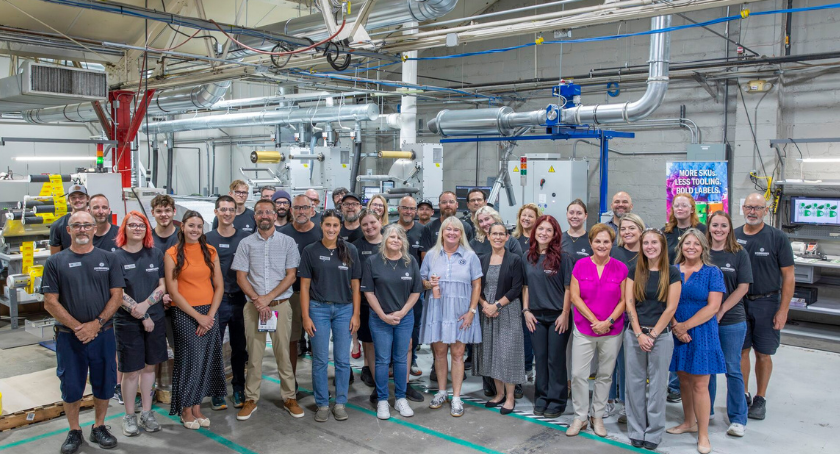 LabelAndNarrow's tweet photo. Steinhauser hosted a @MarkAndyInc open house on July 17th, where the converter showcased its newly installed Mark Andy Digital Series HD #labels #labelleaders #innovation

Read: https://t.co/HD4i7Foqns https://t.co/M1dsGWHbdi