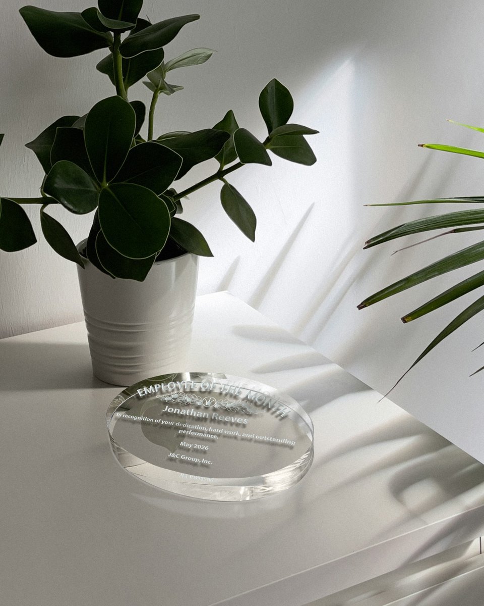 plaquemaker's tweet photo. Quickly customize our oval glass paperweights to plan #Gifts, #Awards, & other essentials! Includes your custom text & art, engraved or printed on high quality jade glass. Perfect for #EmployeeAppreciation, donors, & more! #CustomAwards #CustomGifts https://t.co/vhlMw27TWz https://t.co/2fnkhVZdO2