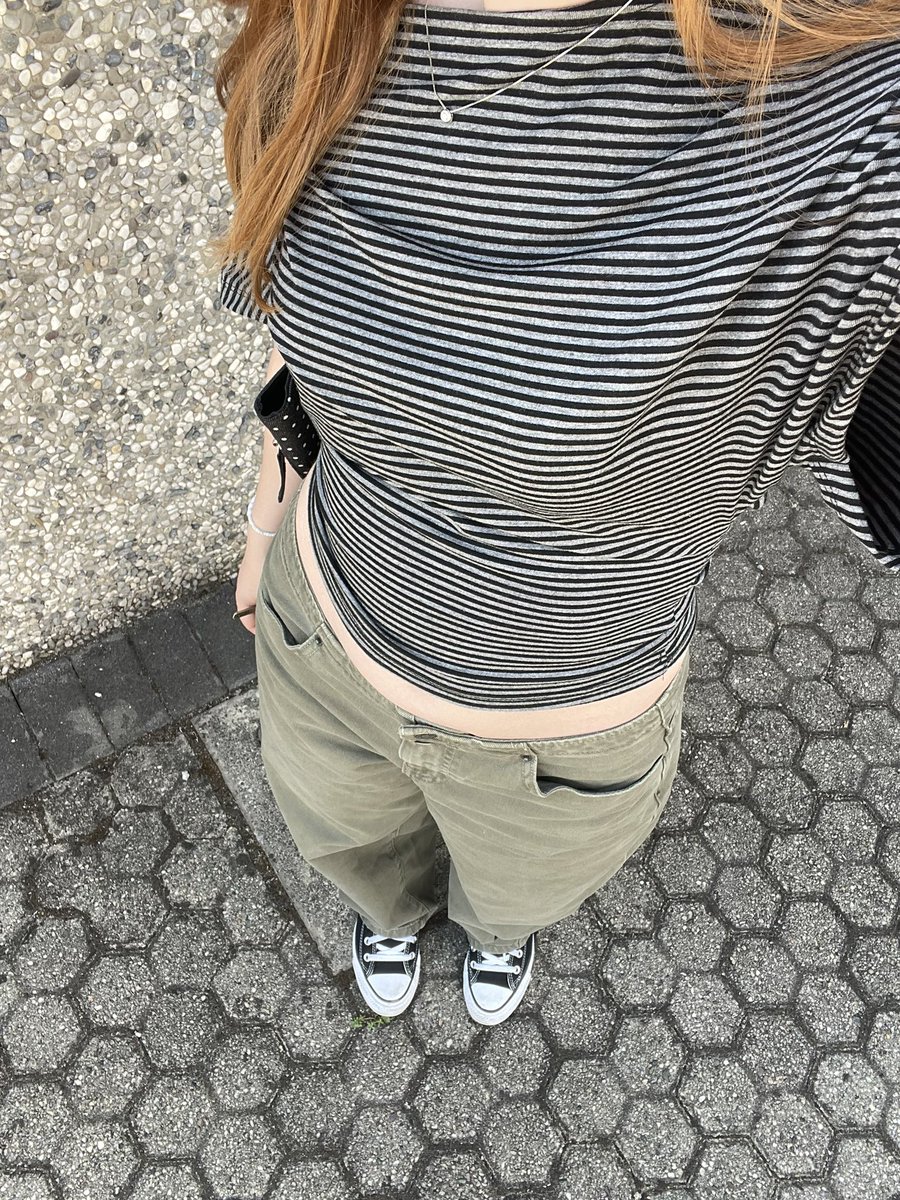 ruachichi's tweet photo. fit of the day! ⭐️

is it giving harua (my bag is full of keychains) https://t.co/4xST0mVKjU