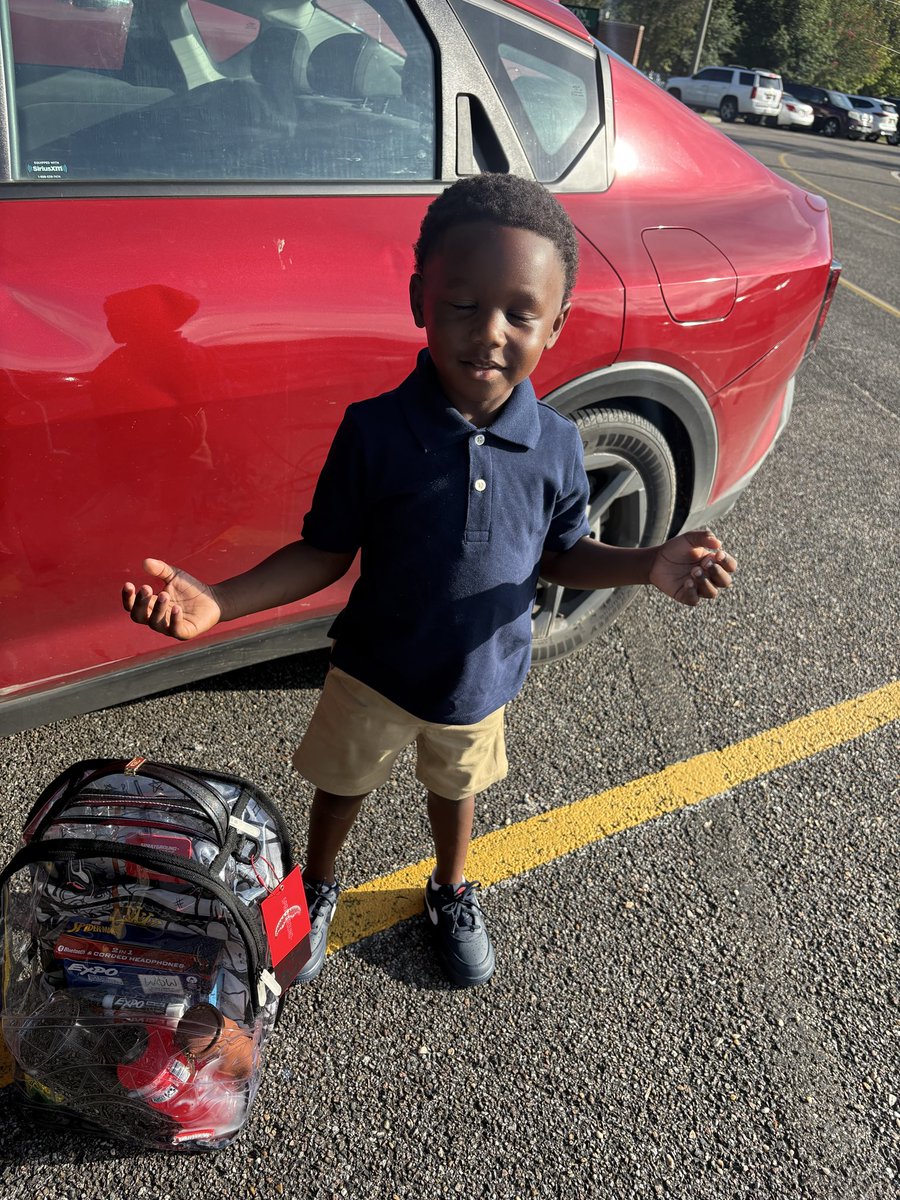 notthemiahyk's tweet photo. Hope first grade is good to you Mari😘! https://t.co/CJvYCARso8