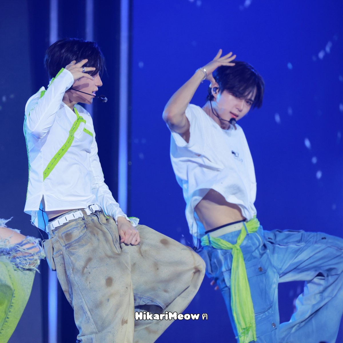 HikariMeowww's tweet photo. 260809 SBS 가요대전
🍀vibe
想捏捏俊抒的腰..

#아르노 #준서 #콩쟈반 https://t.co/IUYoqS1Jgt