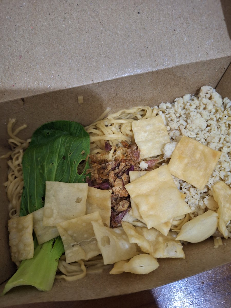 itsaasecrett's tweet photo. I deserve this mie ayam at 9 pm, bcs this day was so tiring😅😅😅 https://t.co/FMYfnwfA8X