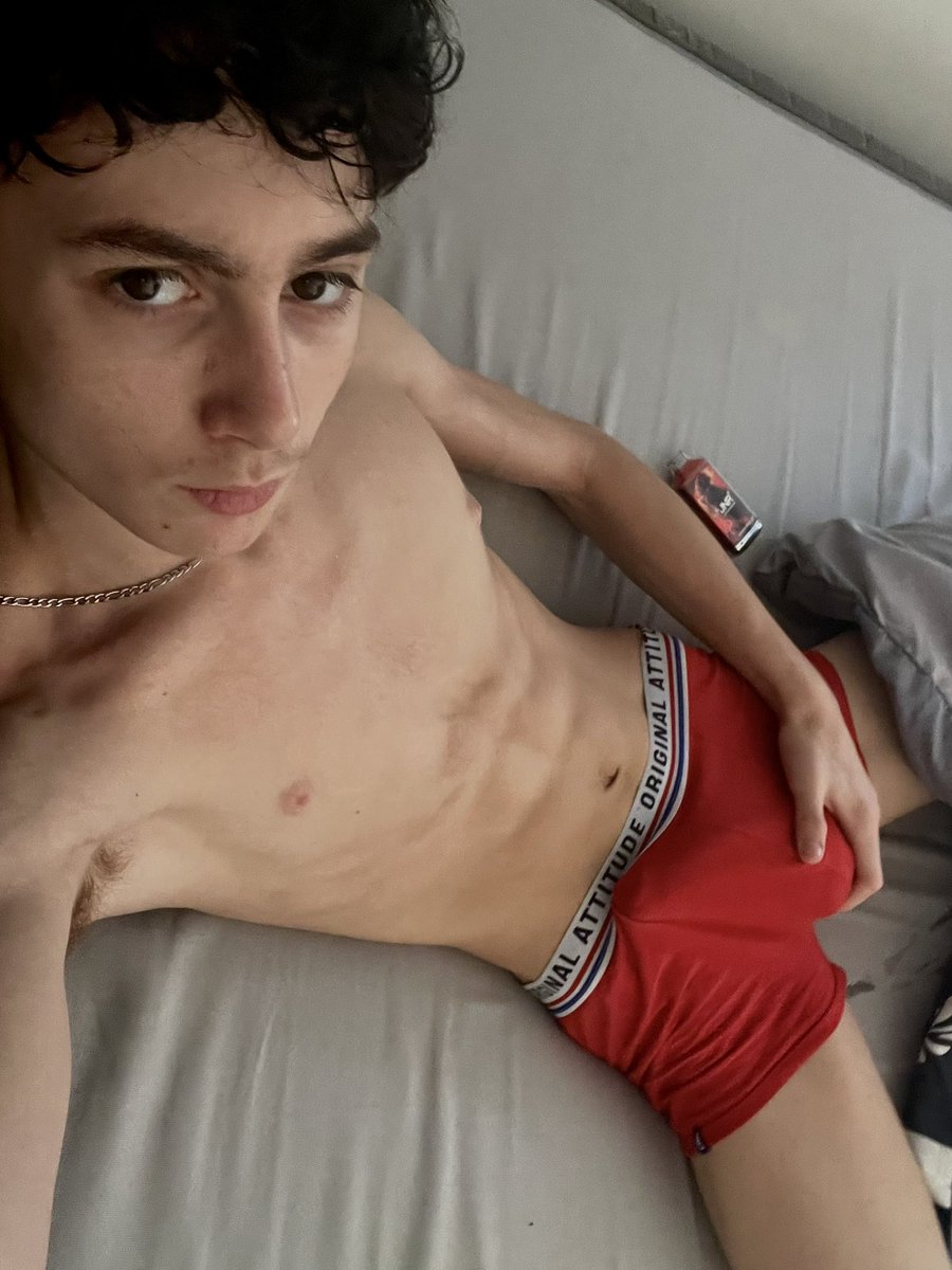 YoungKaiFox's tweet photo. 🇬🇧 I’m recruiting a new human wallet. 
You will send. You will thank me. You will stay broke for me. 
DM if you’re ready to be owned financially. 
🇫🇷 Je recrute un nouveau 💶- slave.
Tu enverras. Tu me remercieras. Tu resteras fauché pour moi.
#findomme #moneyslave #soumis https://t.co/qAv35bUHeB