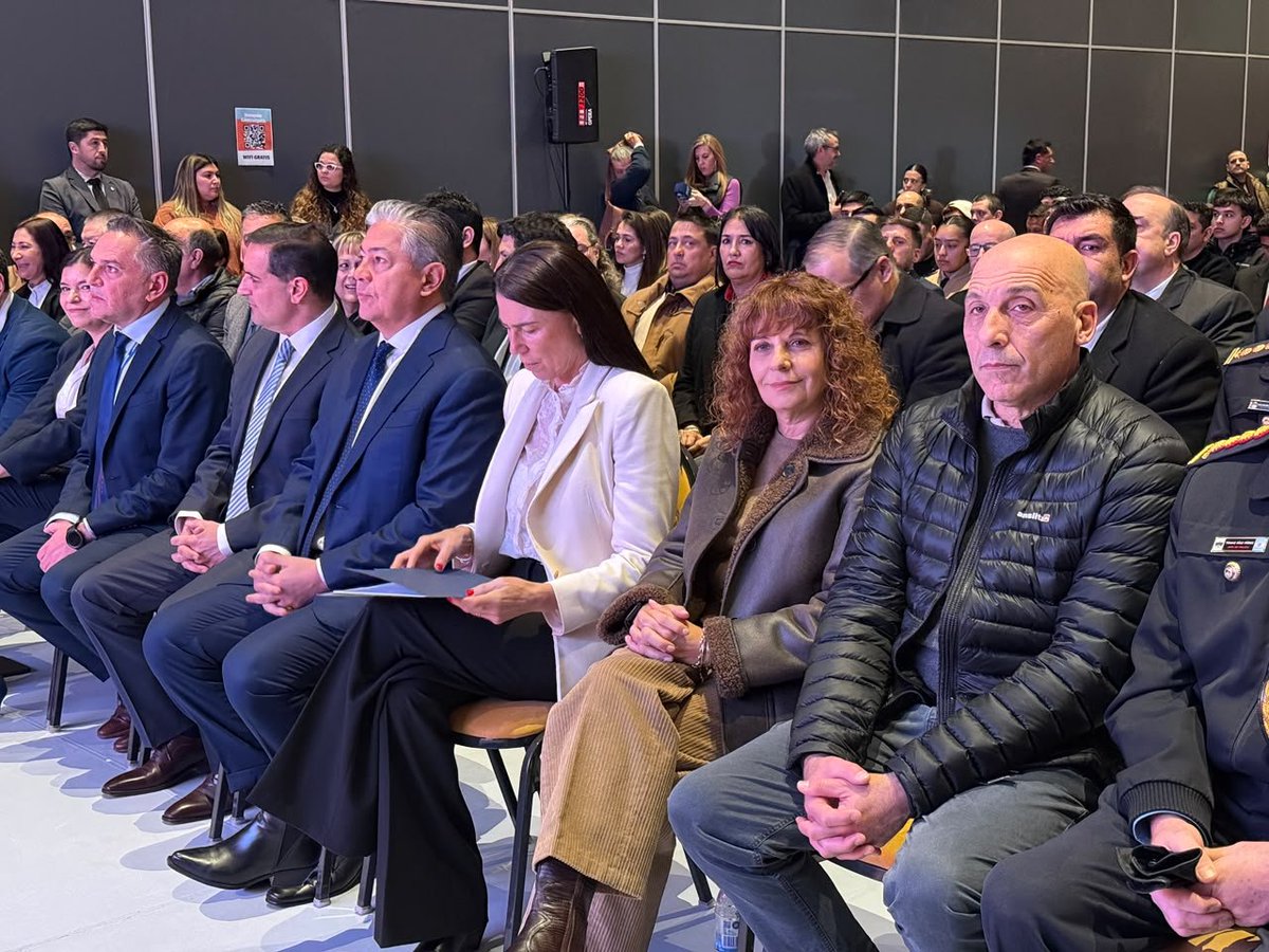 tanapasqualini's tweet photo. La prevención es clave cuando hablamos de ciberseguridad.

Junto a @Rolo_Figueroa participé de la 1° Jornada “Neuquén Cibersegura”, un espacio para aprender, concientizar y generar herramientas que nos permitan reconocer riesgos, prevenir fraudes y tener conexiones más seguras. https://t.co/j31wBO1ux0