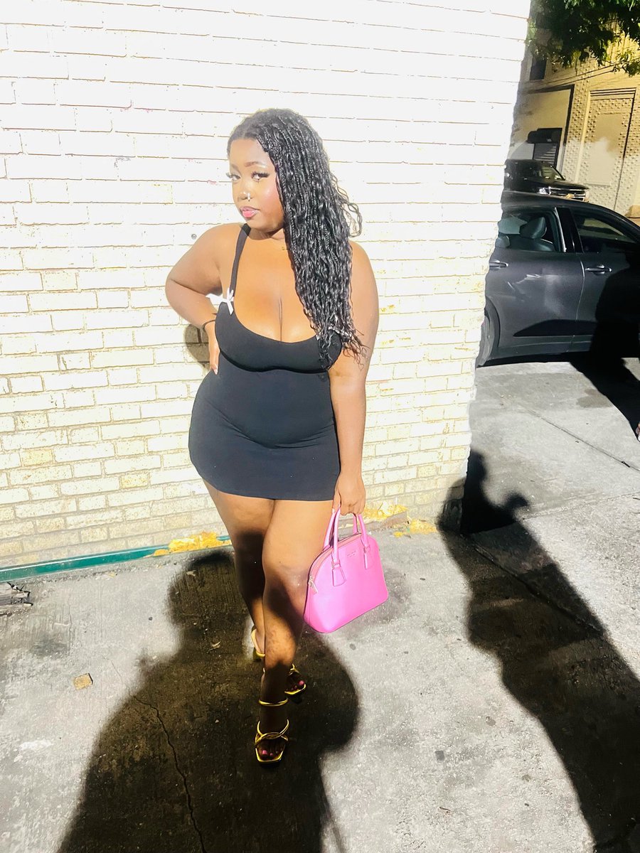 smallblvckchild's tweet photo. a lil sum sum from the weekend💕 https://t.co/8GUy200H64
