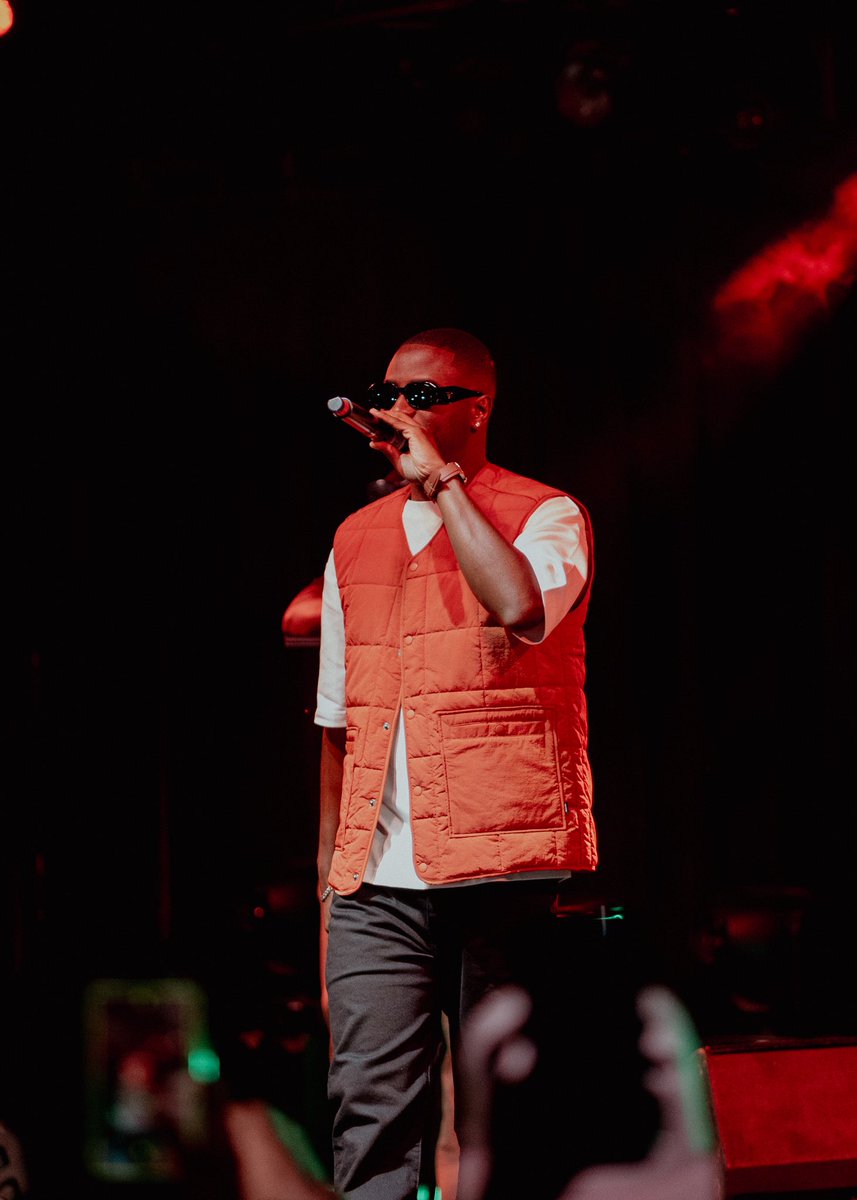 dipdunduguiss's tweet photo. Merci PARIS. Merci @eftelevents . 
Merci à mon public, mes fans! 🔥❤️. 
Cabaret Sauvage ✅

🪡🧵 @Trustii 
📸 creative Zulu x Halil MoDA . 
🎸 brahimwone . 🎹 brittojude 🥁 cheikh_baye_fall_ https://t.co/N6n0xUx8YU