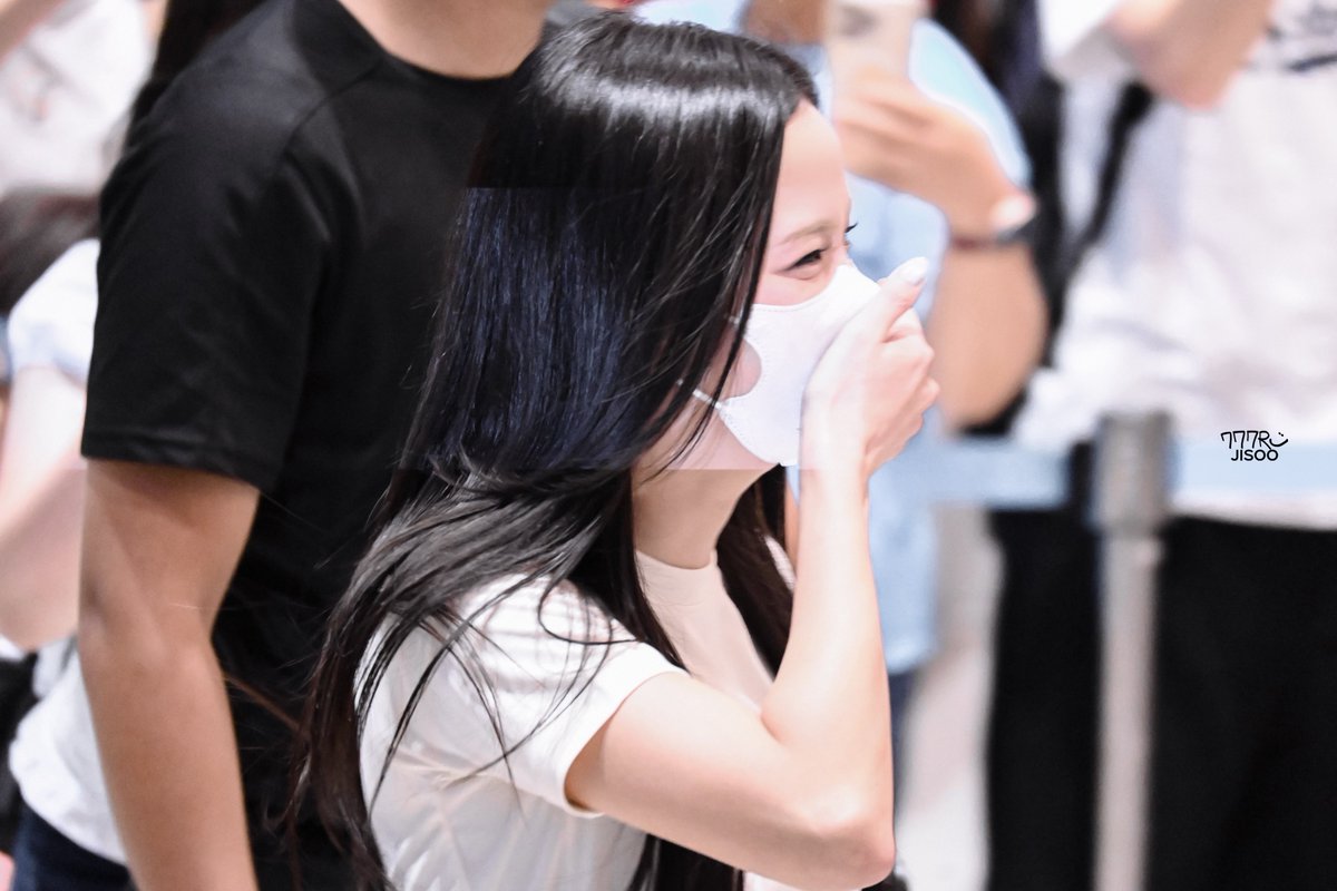 baeyootaste's tweet photo. 260810 JISOO ICN🛬
#블랙핑크 #지수 #BLACKPINK #JISOO
@BLACKPINK @officialBLISSOO https://t.co/DcbZMQsAVf