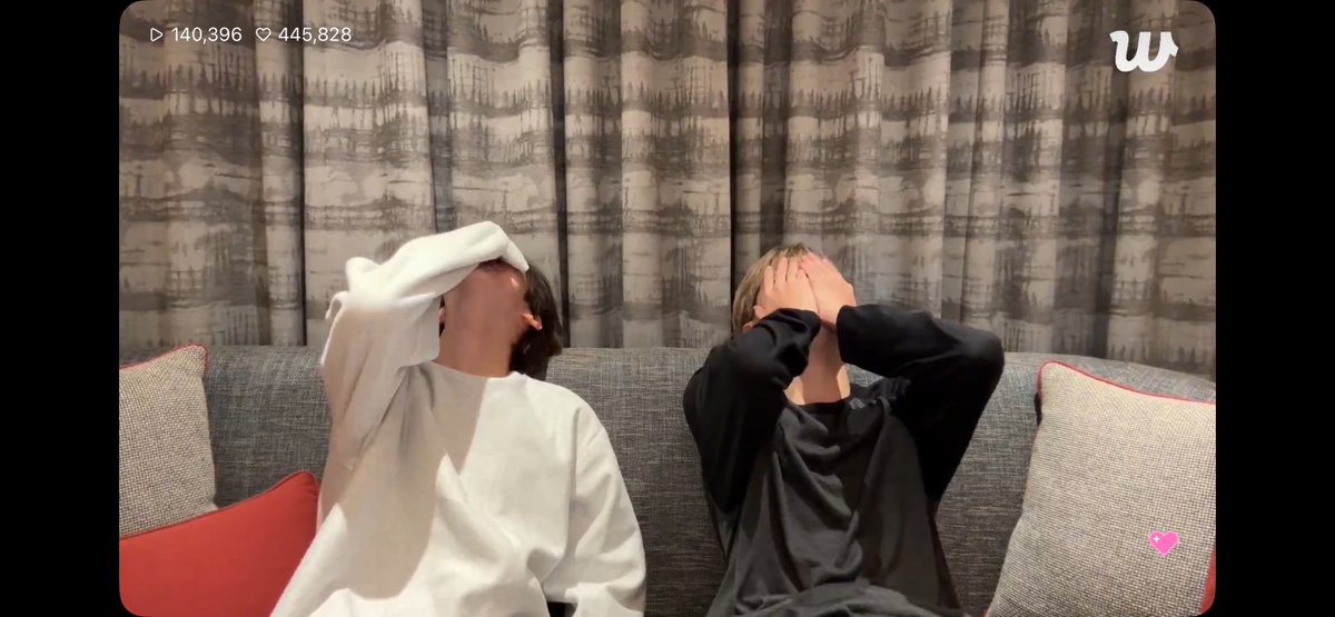 2us_duo2's tweet photo. 좀 행복하네.. https://t.co/amuf82wI8f