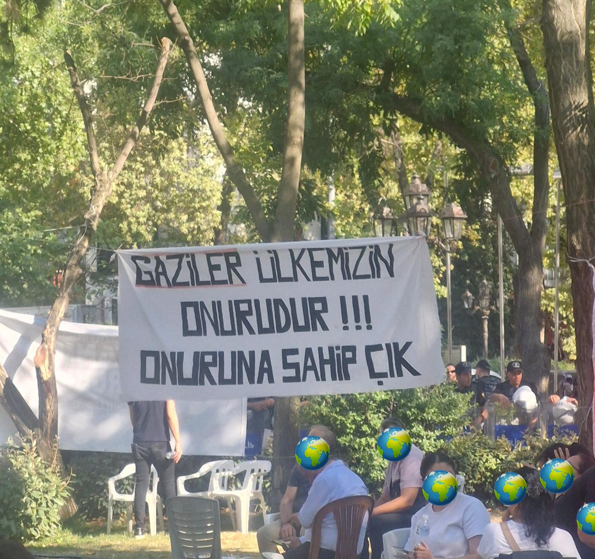 eunaldonmez's tweet photo. apo'nun ve her türlü pkk sempatizanın amk, Türk genci gazisinin yanında https://t.co/NVLxvN5J93
