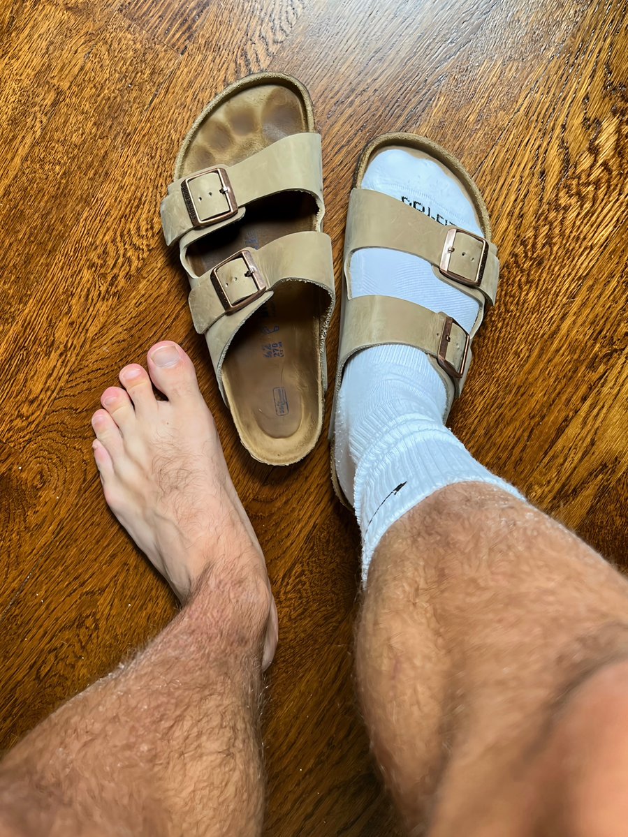 footbrokyle's tweet photo. The foot pics that got me on the map. Which one you choosing? https://t.co/BKR9Dk9Fnk