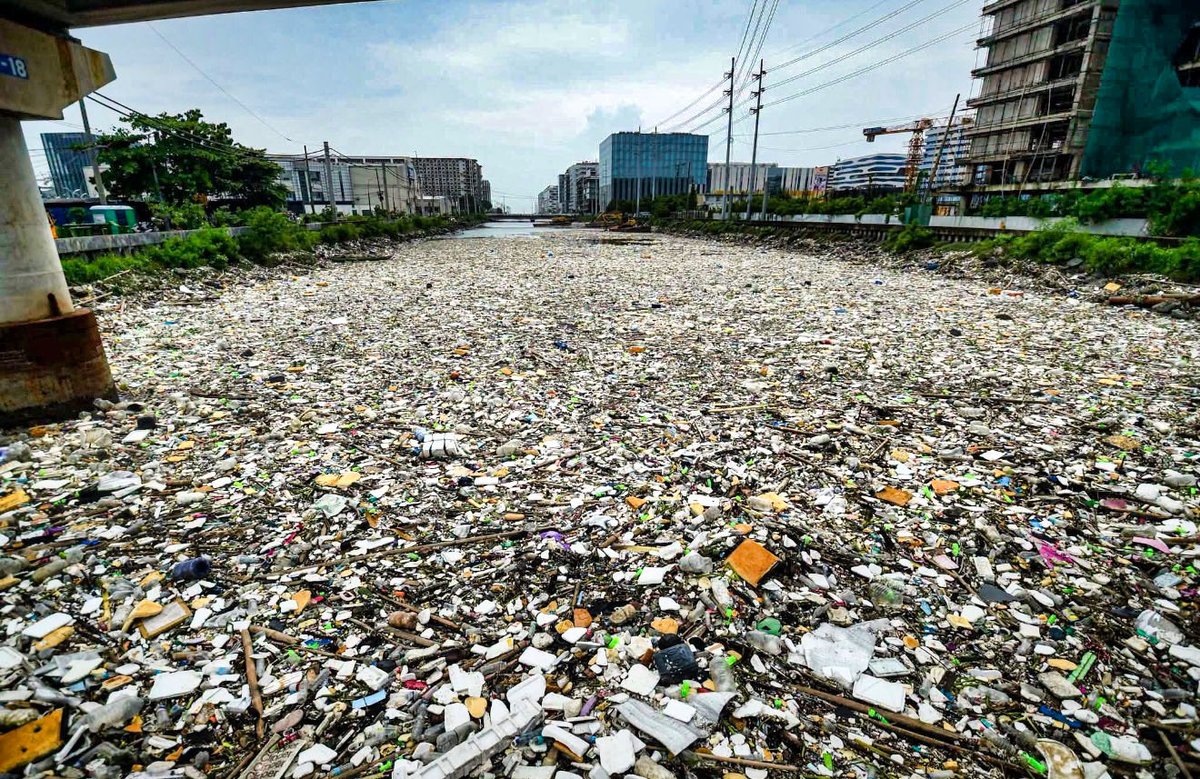 jonJ_ilobela's tweet photo. CORRUPTION IS NOT JUST IN GOVERNMENT
#DagatNgBasura 

We are right to be outraged by billions lost to corrupt flood-control projects.

But we must also confront the sea of basura around us.

Turning canals, esteros, and waterways into garbage dumps is another form of corruption, the breakdown of discipline, responsibility, and respect for nature.

We must demand clean, accountable government. But we must also take responsibility for our environment.

Corrupt officials steal from the people.
Irresponsible citizens destroy the country we all share.

And when floods come, everyone pays the price.

Fight corruption in government. But also fight the corruption in ourselves.

#Discipline #Corruption #FloodControl 
Ctto