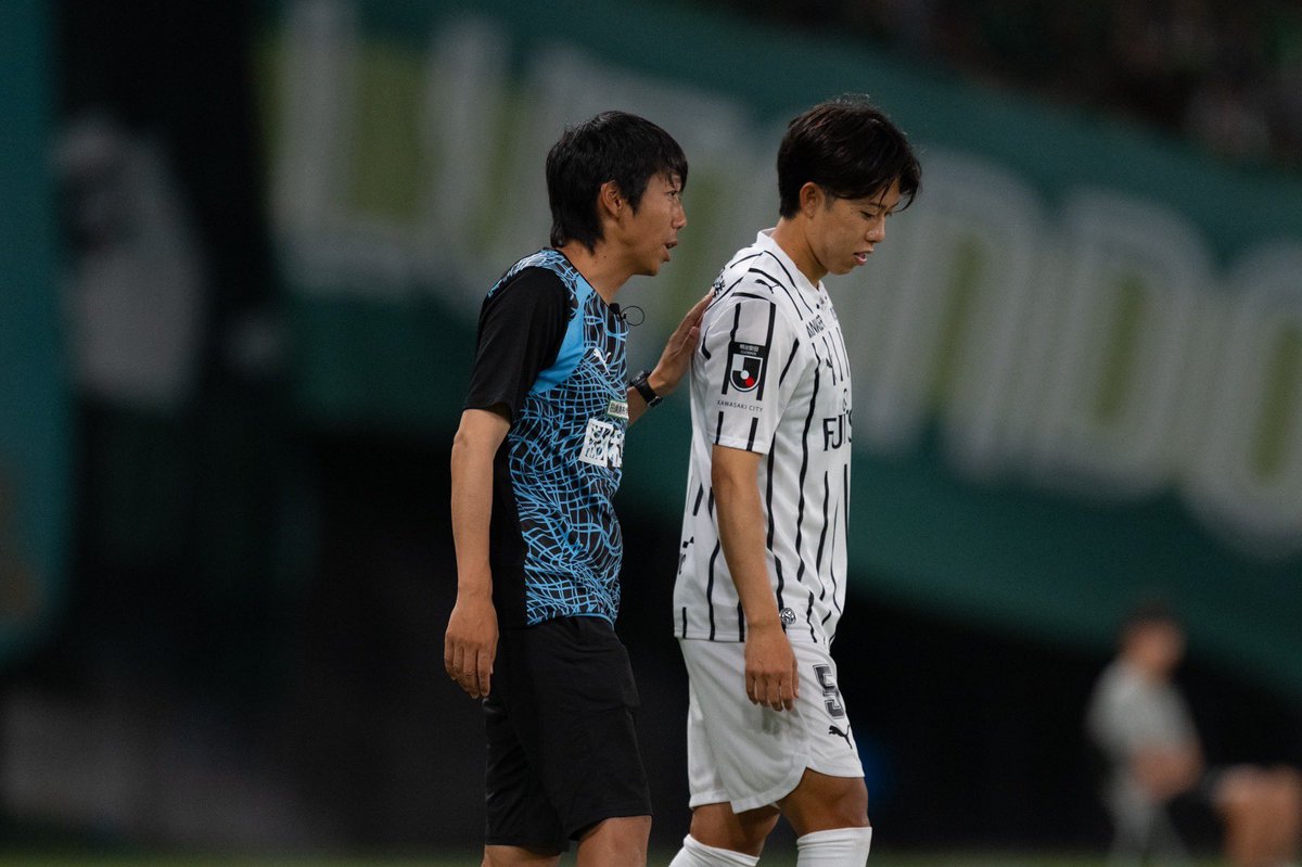kengo19801031's tweet photo. 一生に一回しかないベンチで迎えたコーチとしての開幕戦。

試合は難しい展開になりましたが、選手たちが最後まで諦めずに追いついてくれました。

その選手たちを大声援で後押しし続けてくれたサポーターのみなさんも本当にありがとうございました‼︎

次はホーム開幕戦。

共に戦い勝ちましょう‼︎ https://t.co/Ijdo6GyYks
