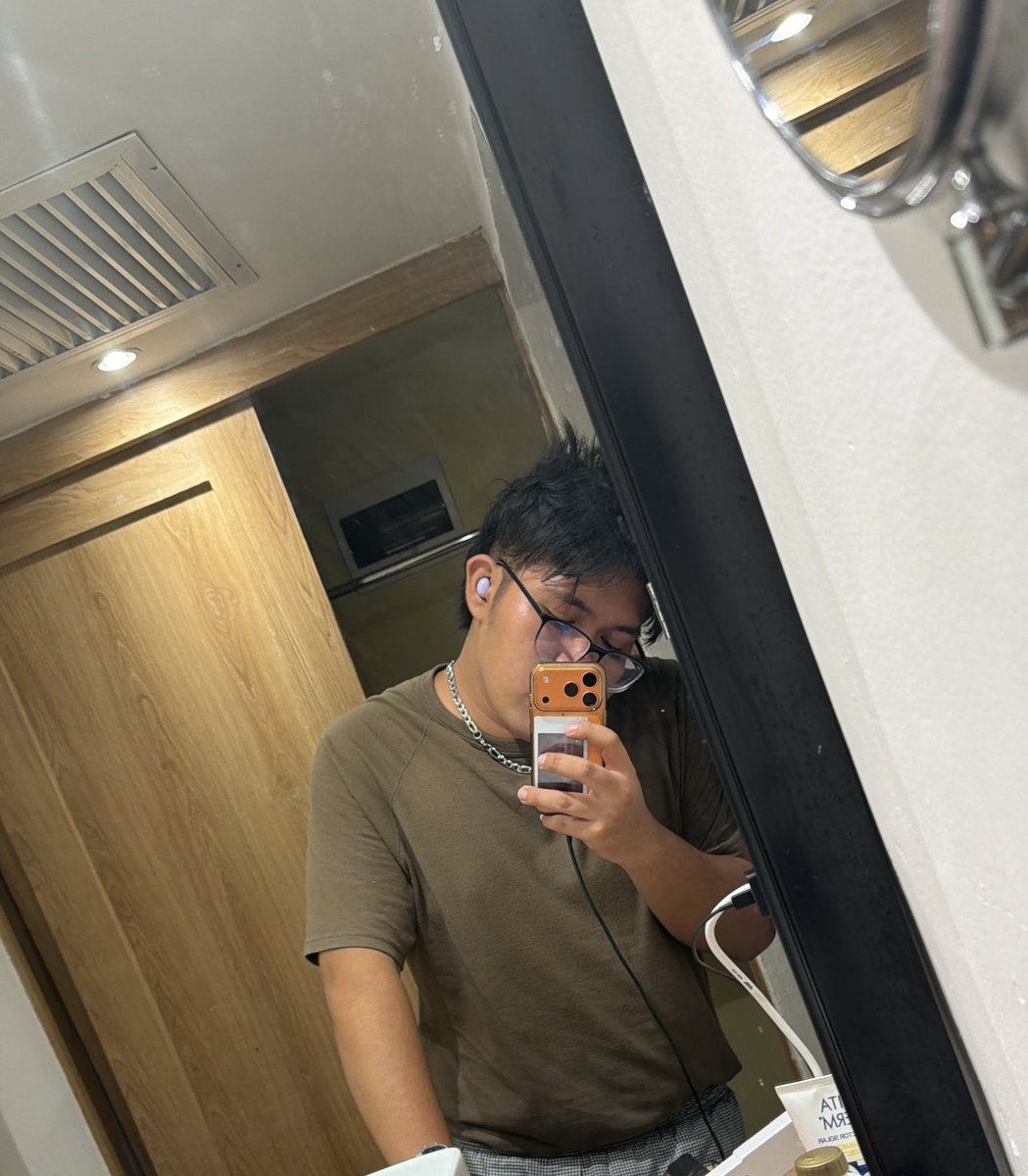 MayoSingle's tweet photo. @EntreNos_Mx Hola chicos, aquí single de 24 de Martin Carrera, también estoy iniciando
me gustaría saber más sobre sus fantasías y ver como podemos cumplirlas ;) https://t.co/cud0ZCJdZK