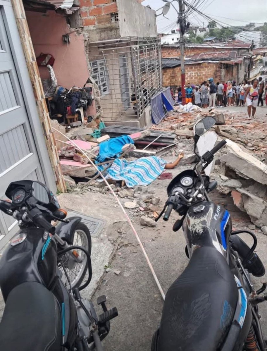 elias_aguilarc9's tweet photo. No hay palabras. 

S.O.S Quibdó! 

El sismo nos golpeó con todo! https://t.co/ujs7DrzqmA