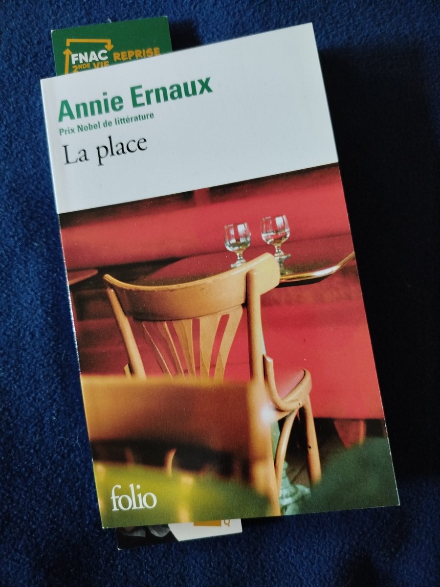 Mat69007's tweet photo. Certains livres sont comme un mauvais rêve. Je découvre Ernaux dans la souffrance. Le Nobel s'acheterait-il? Car entre celui de 2022 et celui de 2025, il y a un grand écart... avec claquage. @JAsensio avait alerté contre cette "écrivassière". À fuir! https://t.co/BAdyE2b3yk