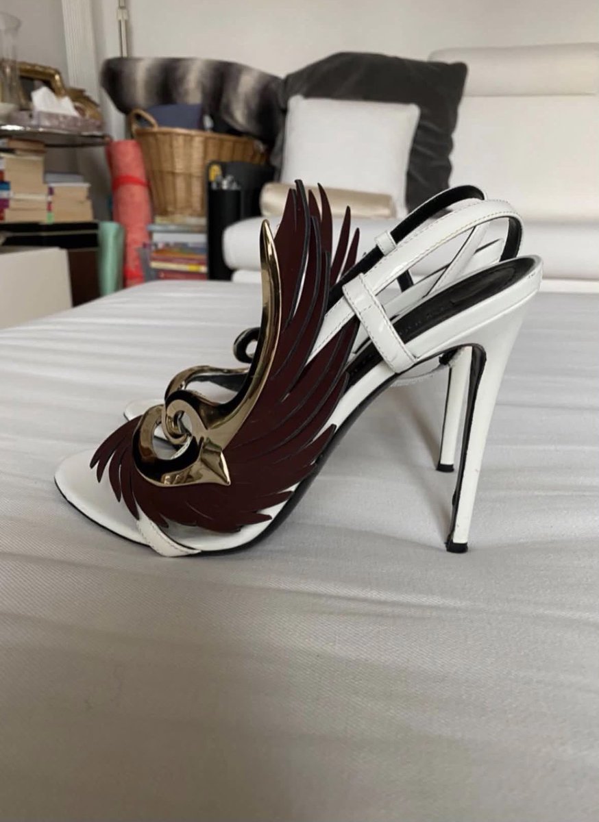 ravenknowss's tweet photo. ‼️ Sizes 36-38.5 needed ‼️
Gianmarco Lorenzi https://t.co/ySMnF6zIi0