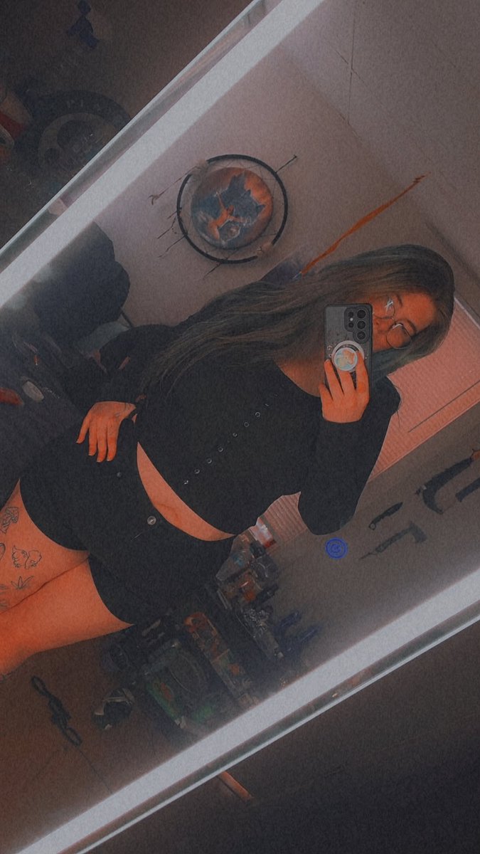Fckingcloudsbro's tweet photo. Thinking of starting up my premium snap again, I'm me if youre interested and ill send the details😘 https://t.co/4dN9FOaVYh