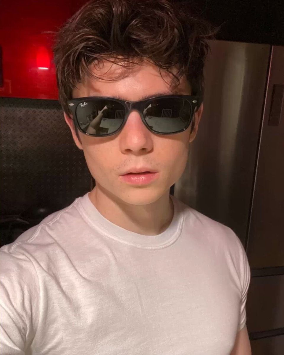 biggesttokki's tweet photo. Faria loucuras com esse homem https://t.co/ce06RkIAuO