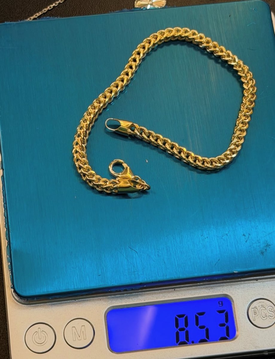xo_dolph's tweet photo. 18 KARAT 
YELLOW GOLD
HAND CHAIN https://t.co/n2706n88SH