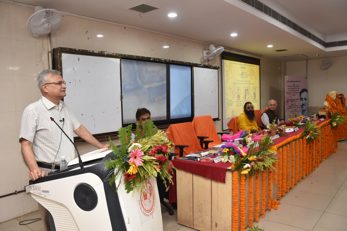 bhupro's tweet photo. पं. दीनदयाल उपाध्याय पीठ, काशी हिन्दू विश्वविद्यालय द्वारा “भारतीय ज्ञान परंपरा एवं पं. दीनदयाल उपाध्याय का चिंतन : वैश्विक परिप्रेक्ष्य एवं समकालीन प्रासंगिकता” विषयक तीन दिवसीय अंतरराष्ट्रीय सम्मेलन का आयोजन किया जा रहा है।

#BHU #BanarasHinduUniversity #PanditDeendayalUpadhyay https://t.co/LIubvcPKOm
