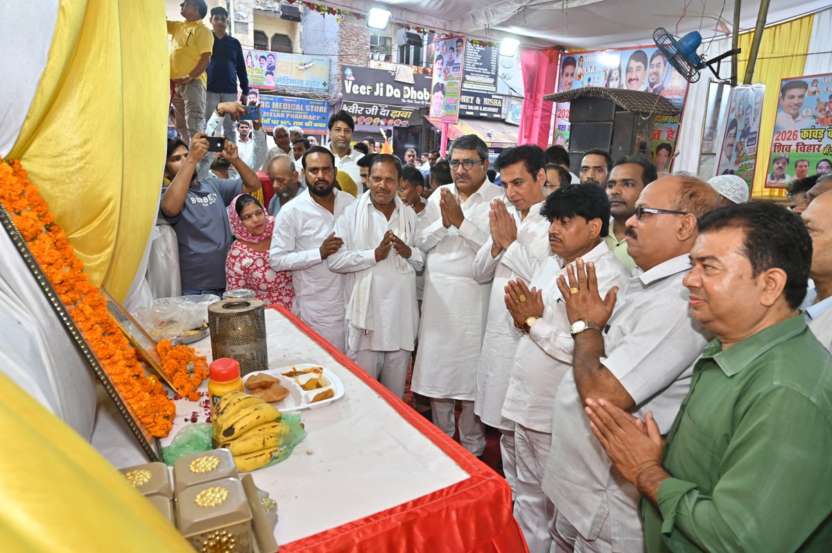 devendrayadvinc's tweet photo. कालकाजी विधानसभा प्रभारी अशोक बघेल जी के नेतृत्व में आयोजित कांवड़ कैंप में उपस्थित होकर श्रद्धालुओं और आयोजकों के साथ संवाद किया और देवाधिदेव महादेव से सभी की सुख, समृद्धि और खुशहाली की प्रार्थना की। https://t.co/fcs77o16nd