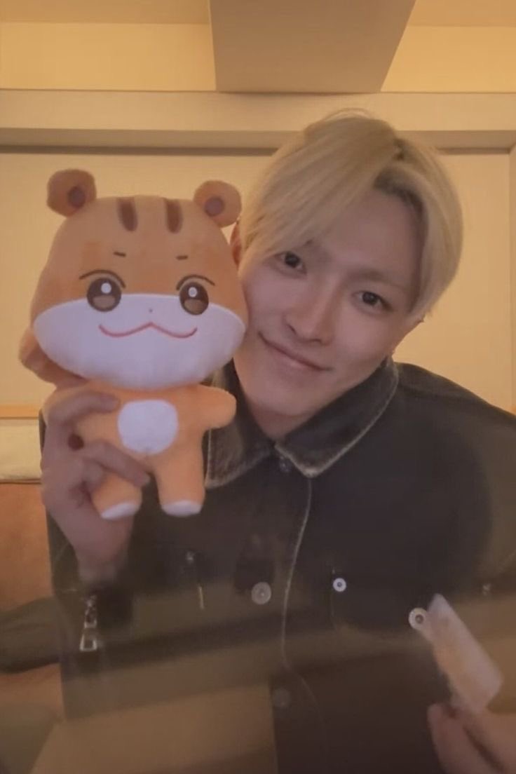 AM2THL1U's tweet photo. the moment ateez created their aniteez characters a never ending motherhood training started https://t.co/ksuHAFL0UE