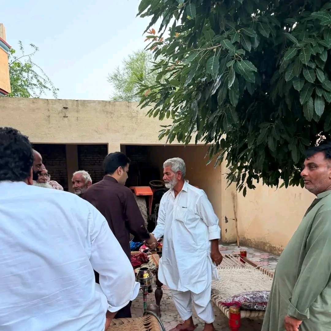 FanNaeem1's tweet photo. ہاتھی ونڈ  ،نعیم حیدر پنجوتھہ (ممبر مانیٹرنگ پنجاب  و کور کمیٹی پی ٹی آئی ) نے فاتح خوانی میں شرکت کی .
@naee
#NA82 #PP71 https://t.co/hAeF2jrNNG