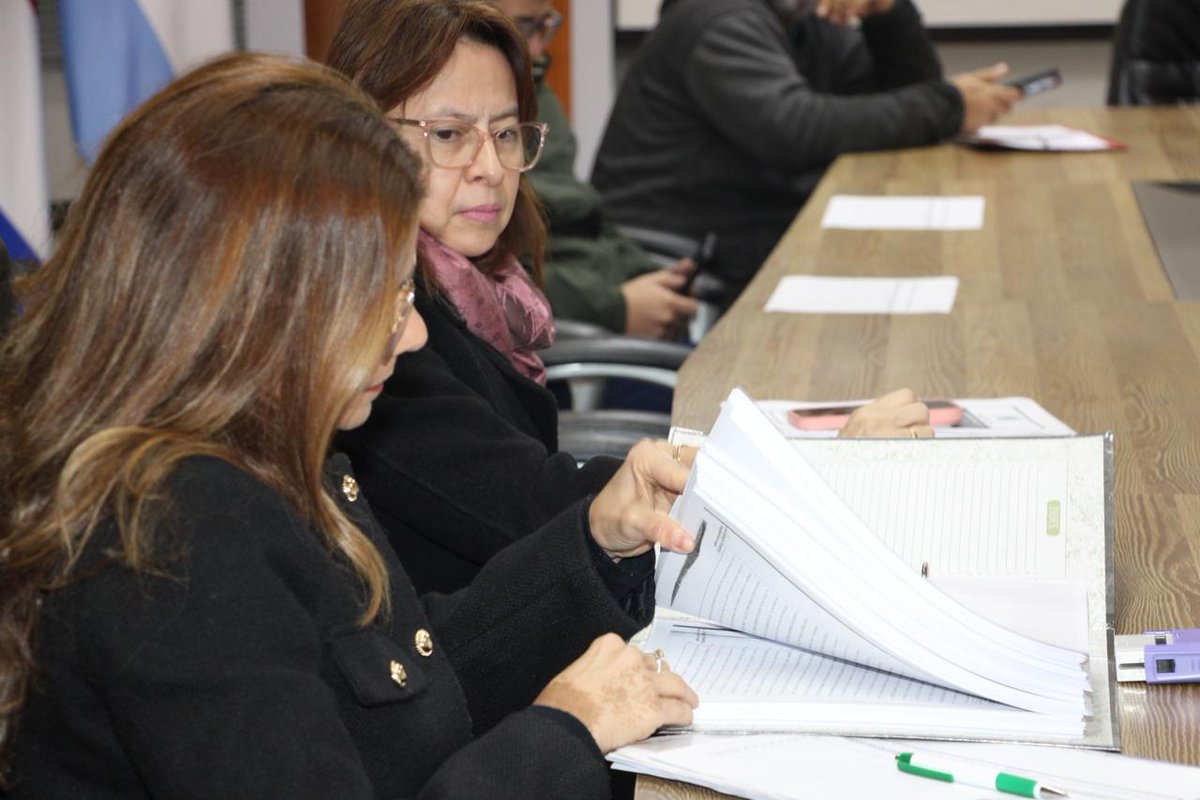 ebypy's tweet photo. EBY abre ofertas para consultoría del proyecto de Avenida de Circunvalación de Encarnación 🛣️🚗

La Entidad Binacional Yacyretá dio apertura a las ofertas presentadas en el marco de la Licitación Pública N° 814, correspondiente al Servicio de Consultoría para la revisión y actualización del Proyecto Ejecutivo de la Avenida de Circunvalación de Encarnación. Tres consorcios presentaron sus propuestas para la ejecución de los trabajos.
https://t.co/kDEwHAudtc