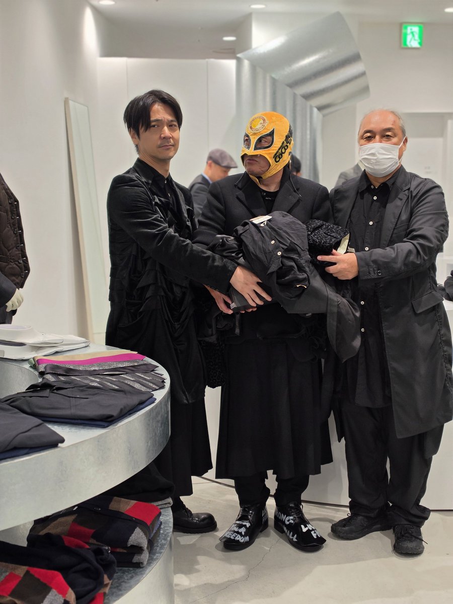 kanjidah's tweet photo. 恒例の、月初から無一文級…💸

さあ、今夜もココイチでバイトです…。

.

COMME des GARÇONS HOMME PLUS
26-27AW「BLACK HOLE」
立ち上がり

この日も
誠にありがとうございました💦❤️

#コムデギャルソン
#commedesgarcons
#コムデギャルソンオムプリュス
#commedesgarconshommeplus
#渋谷 https://t.co/WN8xdELZmb
