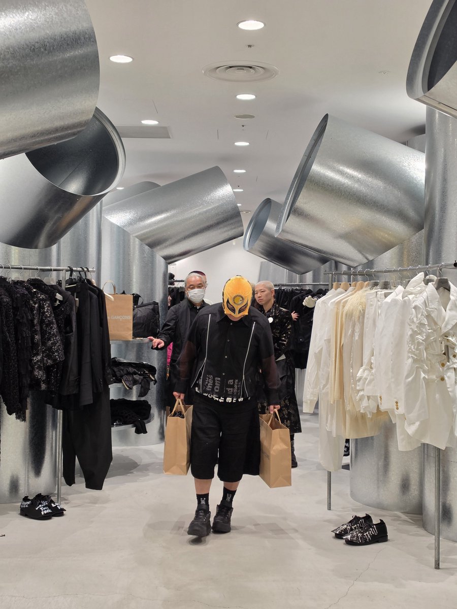 kanjidah's tweet photo. 恒例の、月初から無一文級…💸

さあ、今夜もココイチでバイトです…。

.

COMME des GARÇONS HOMME PLUS
26-27AW「BLACK HOLE」
立ち上がり

この日も
誠にありがとうございました💦❤️

#コムデギャルソン
#commedesgarcons
#コムデギャルソンオムプリュス
#commedesgarconshommeplus
#渋谷 https://t.co/WN8xdELZmb