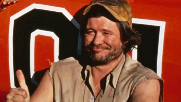 comingsoonit's tweet photo. Ci ha lasciati #BenJones, attore che tutti ricordiamo nei panni dell'ironico e fidato meccanico Cooter della serie #Hazzard: https://t.co/4ZsILZ0DZp https://t.co/UZ38ZuO7Sb