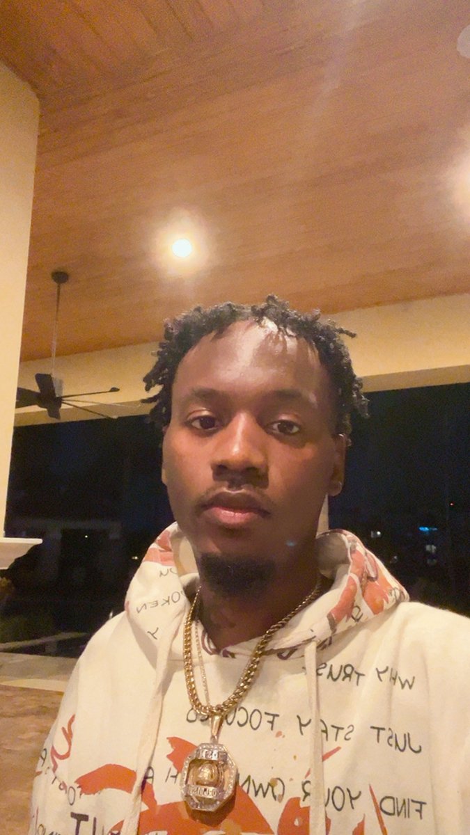 jbhidespot's tweet photo. Rt if you in miami or broward🙂‍↔️👀 https://t.co/3FGvXn2Kxu